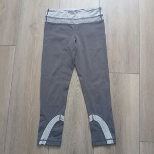 Lululemon Cropped Leggings Grey w/ Stripe Waistband Back Pocket Size 4 - 13"×28"